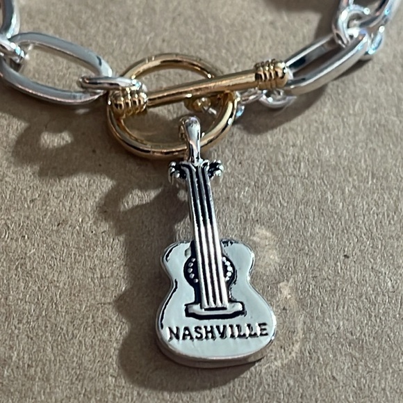 ๐5/$25๐โ New Nashville Guitar ๐ธ charm Dangle Bracelet - Picture 3 of 6